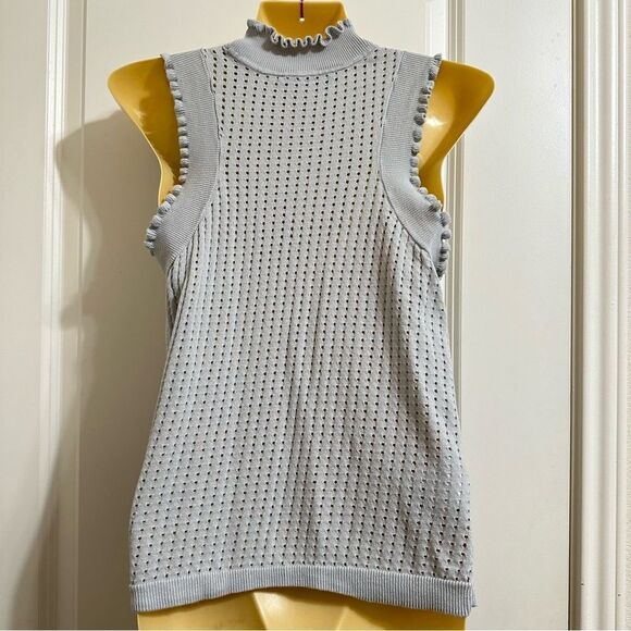 BCBGMAXAZRIA AXEL RUFFLE TRIM SLEEVELESS OPEN KNIT TOP BLOUSE LIGHT GRAY‎ MEDIUM - Picture 3 of 9